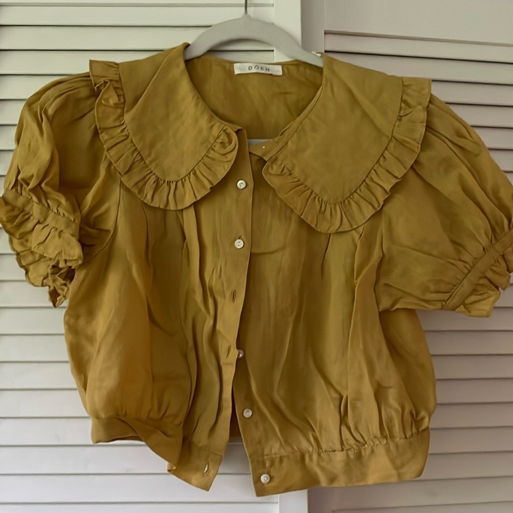 Doen Mustard Ruffle Collar Puff Sleeve Blouse